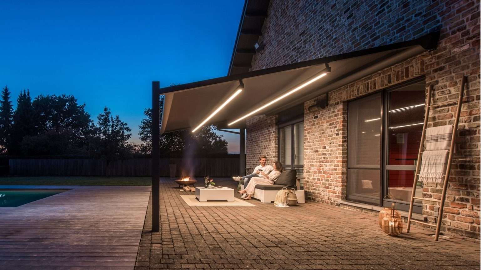 Renson Lapure met LED verlichting en zwembad